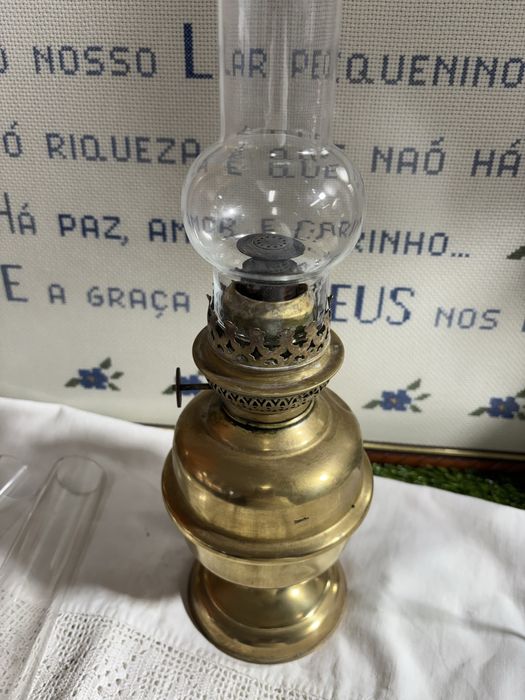 Candeeiro antigo a petroleo