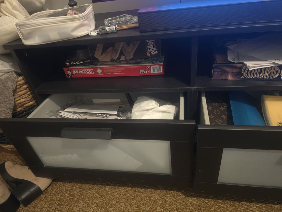 Rack TV Ikea castanho