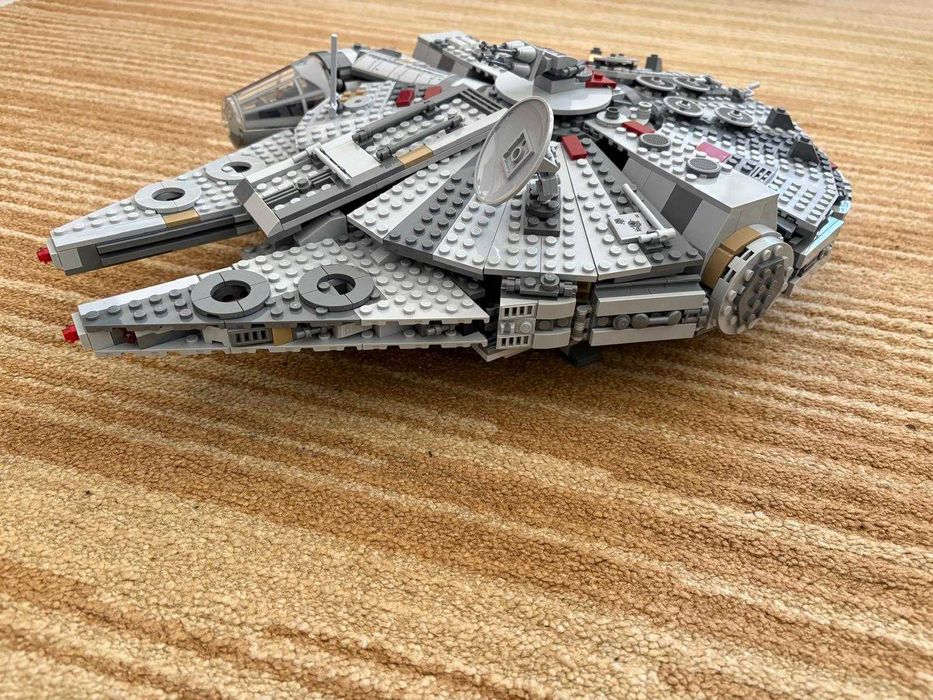LEGO Millennium Falcon_75257