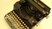 Maquina de escrever antiga 1922