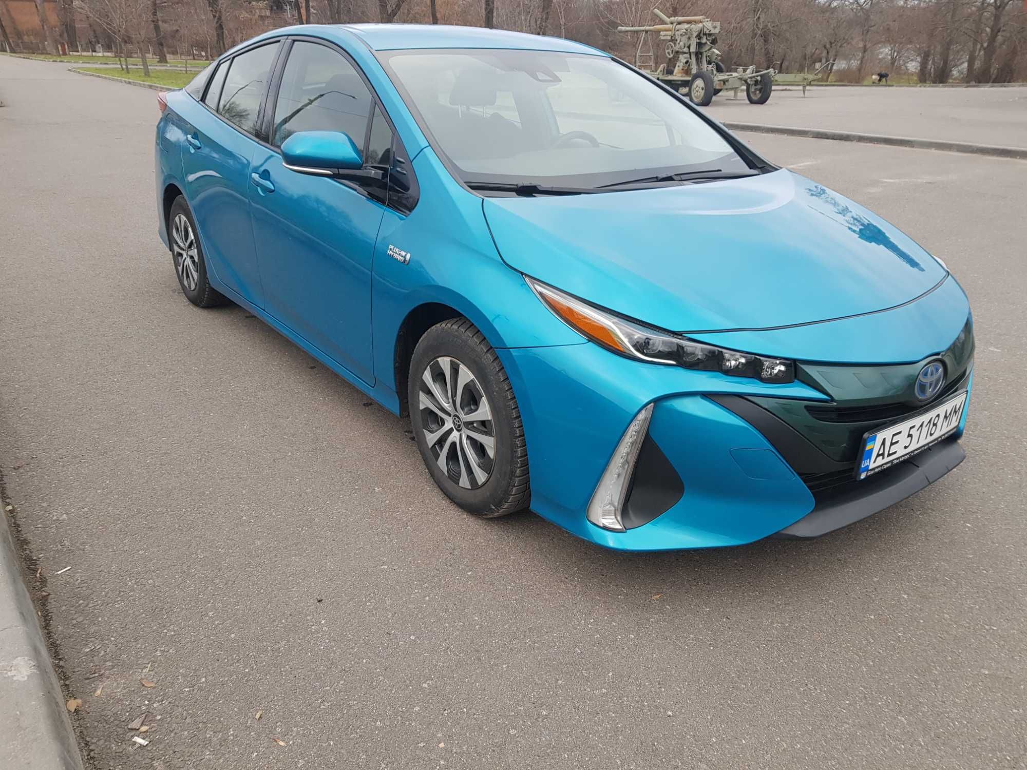 Продам тойота prius prime 2019