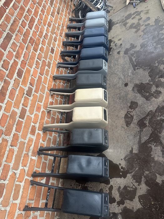 Підлокітник подлокотник центральна консоль Mercedes 210