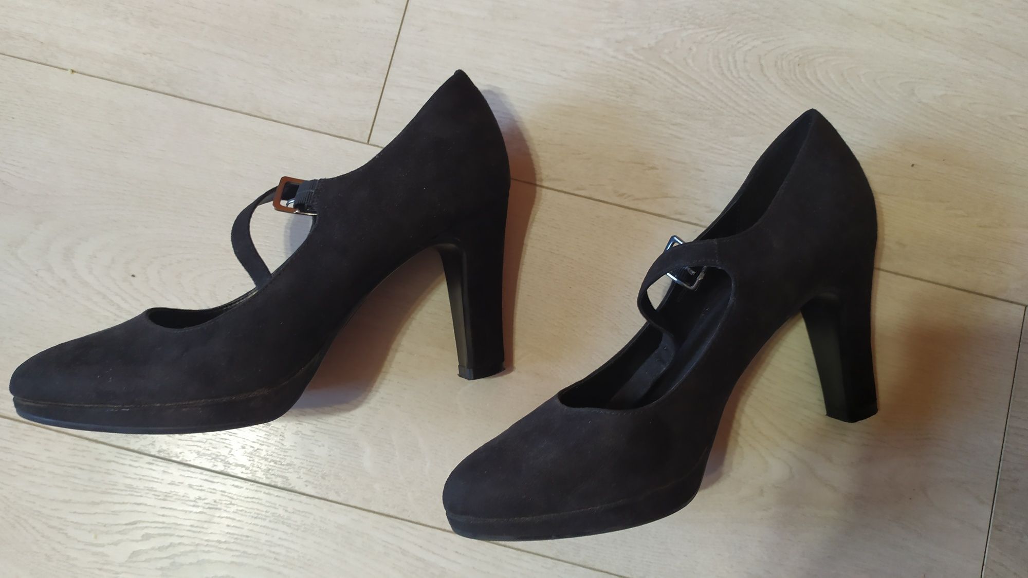 Buty na obcasie Deichmann