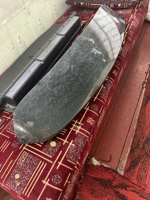 Продам накладку на Спойлер крышки багажника Mercedes GL/GLS