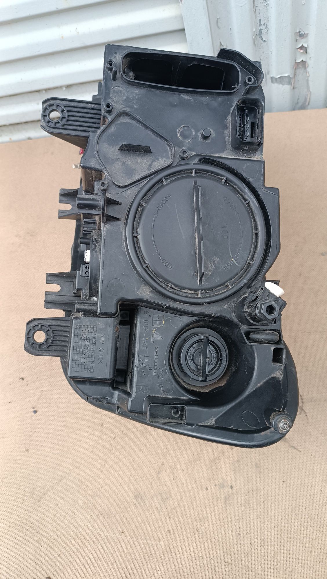 Vendo farol direito xenon de BMW X3 F25