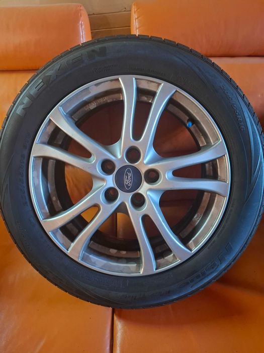 Felgi ford  5x108 16 z nowymi oponami