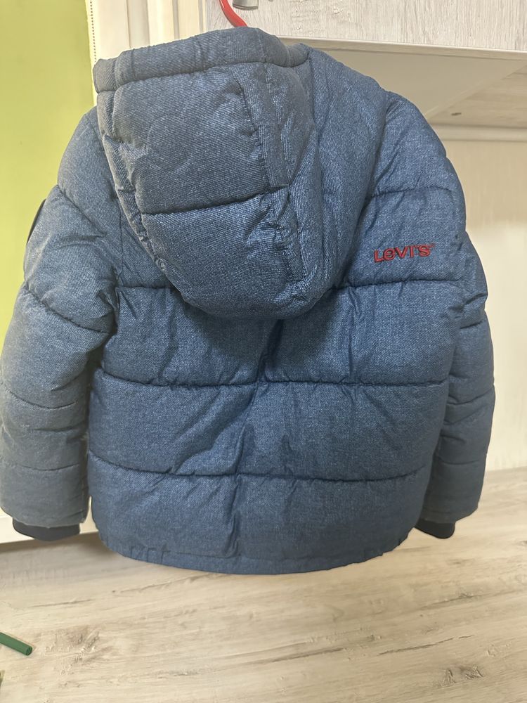 Утеплена куртка Levis