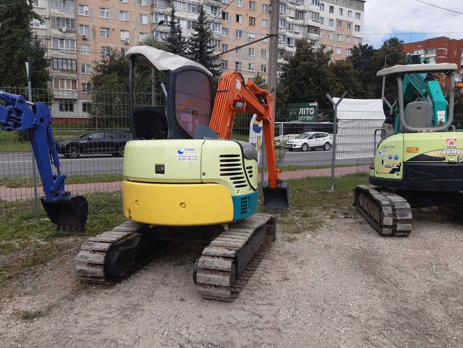 Екскаватор гусеничний HITACHI ZX30UR