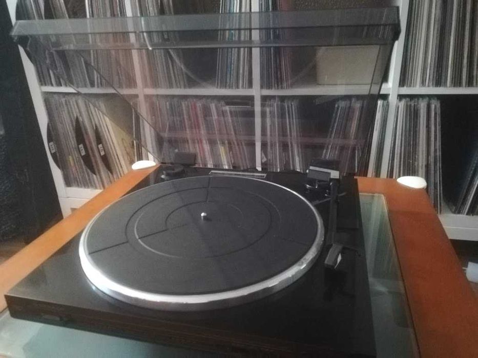 Aparelhagem Pioneer (gira discos e amp) + colunas Sanyo oferta