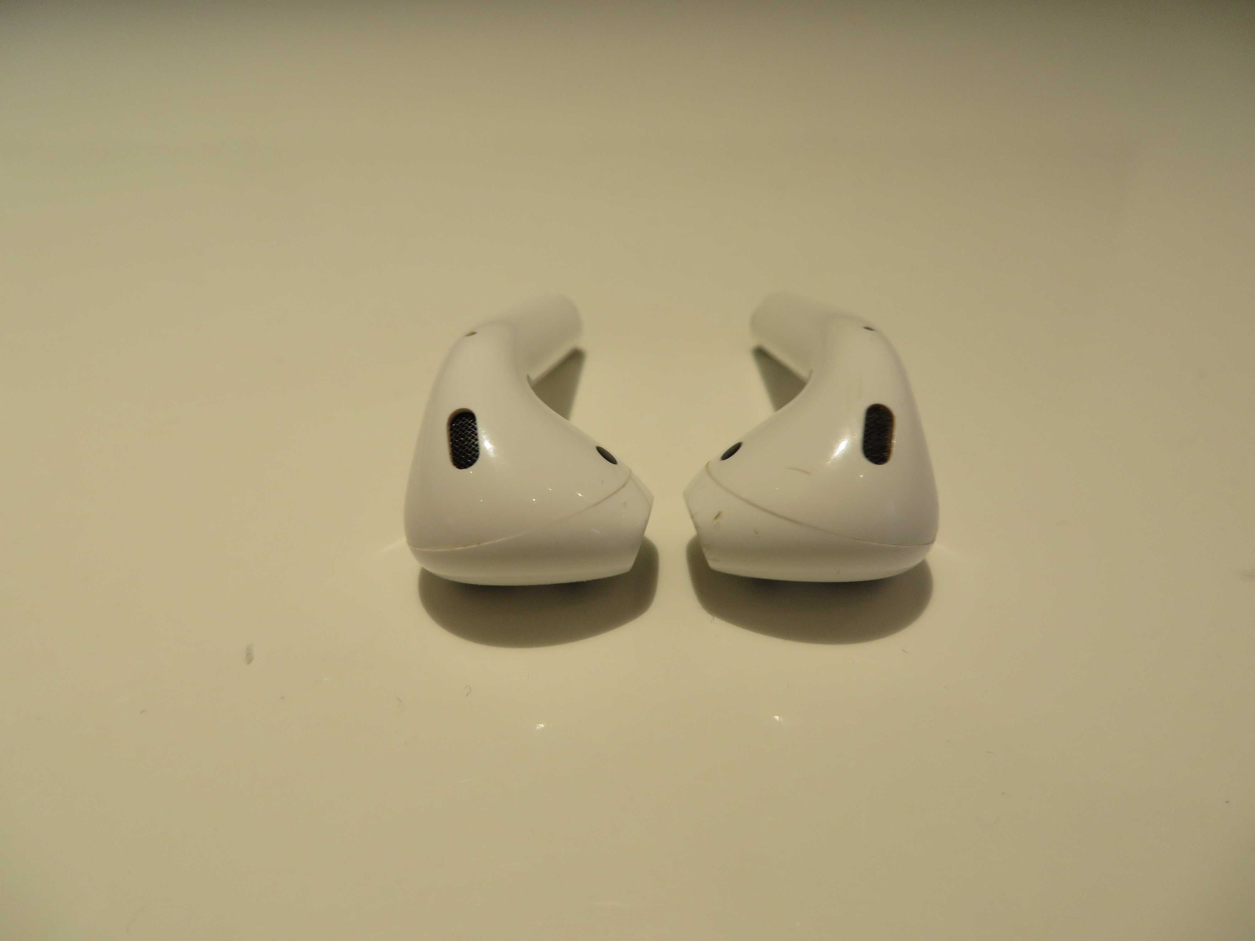 Oryginalne Apple AirPods 2 generacji z etui ładującym