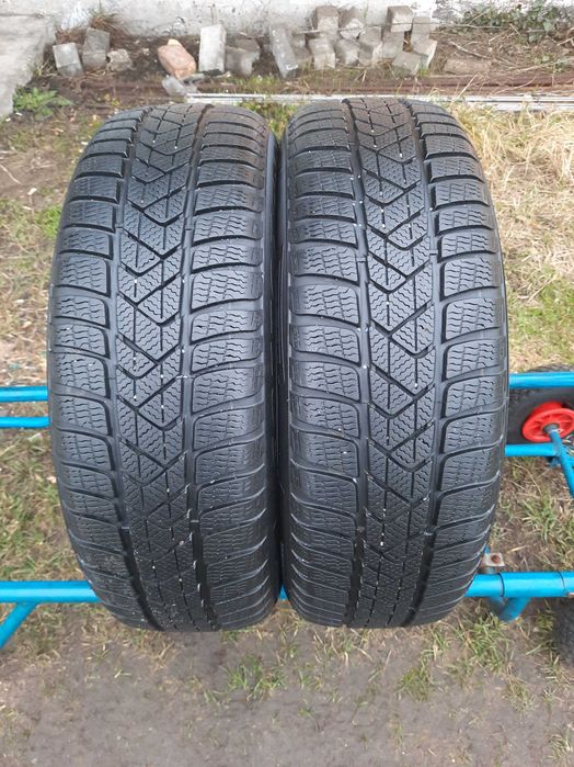 Opony zimowe klasy premium PIRELLI 205/60/17 ok. 6,5 mm 2020 r