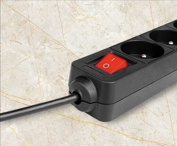 Przedłużacz Listwa Zasilająca Włącznik Mocny Gruby 3m 5 Gniazd Czarna