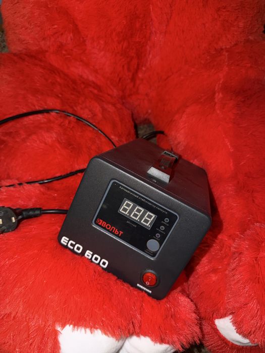 автоматичний стабілізатор напруги 1200 вт ВОЛЬТ ECO 600 рилейний