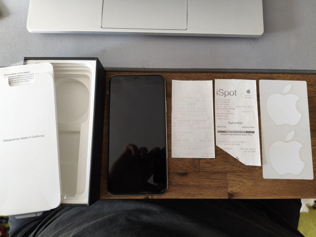 iPhone 11 Pro Max + Apple Watch 4 44mm