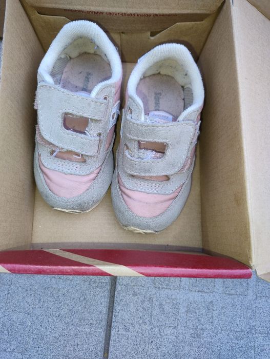 Продаю диче взуття.