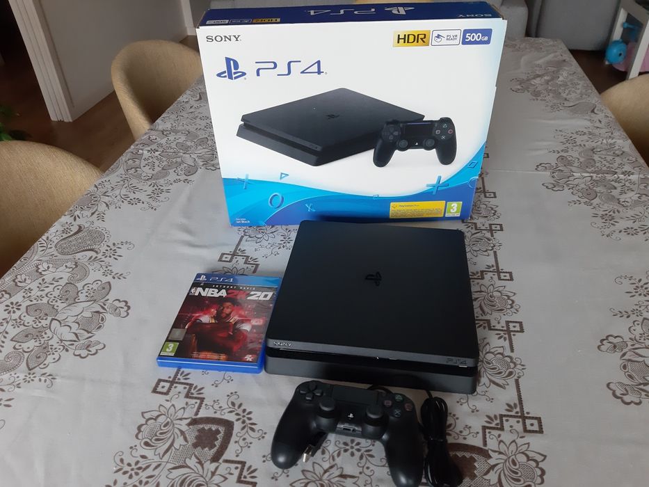 Playstation 4 Slim 500 GB + jogo (nova)