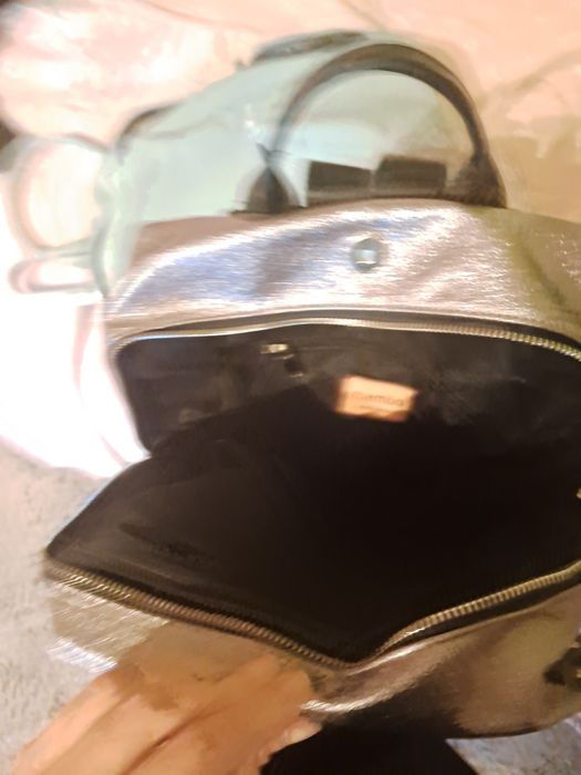 Mochila prateada MAmbo de otros mundos