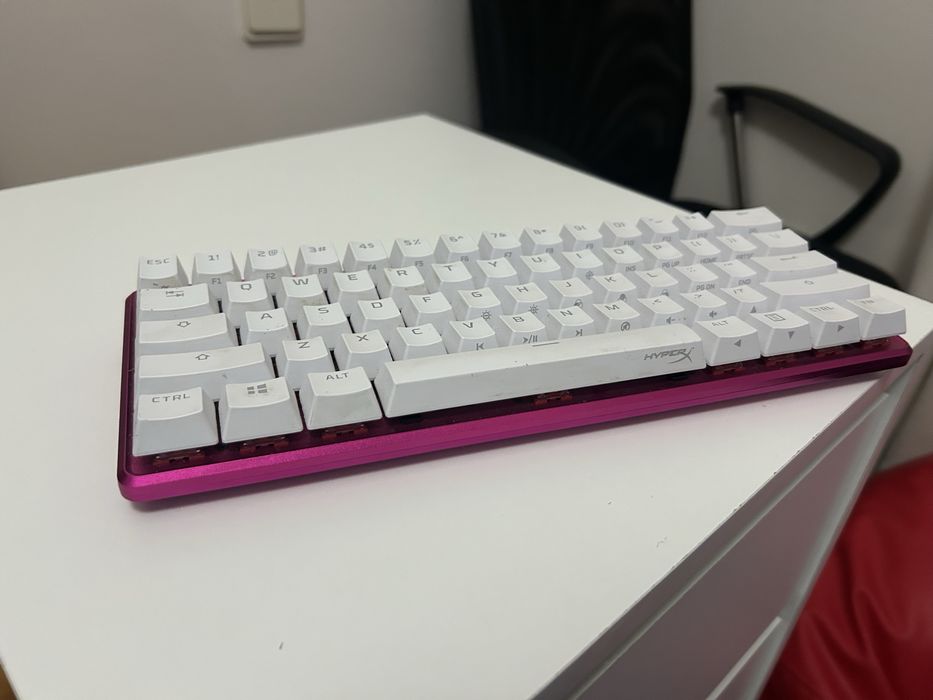 Teclado Mecânico HyperX Alloy Origins 60 Rosa — Como Novo!