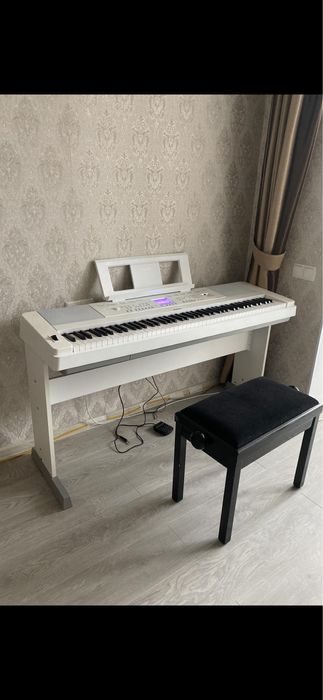 Yamaha DGX-660 + стілець