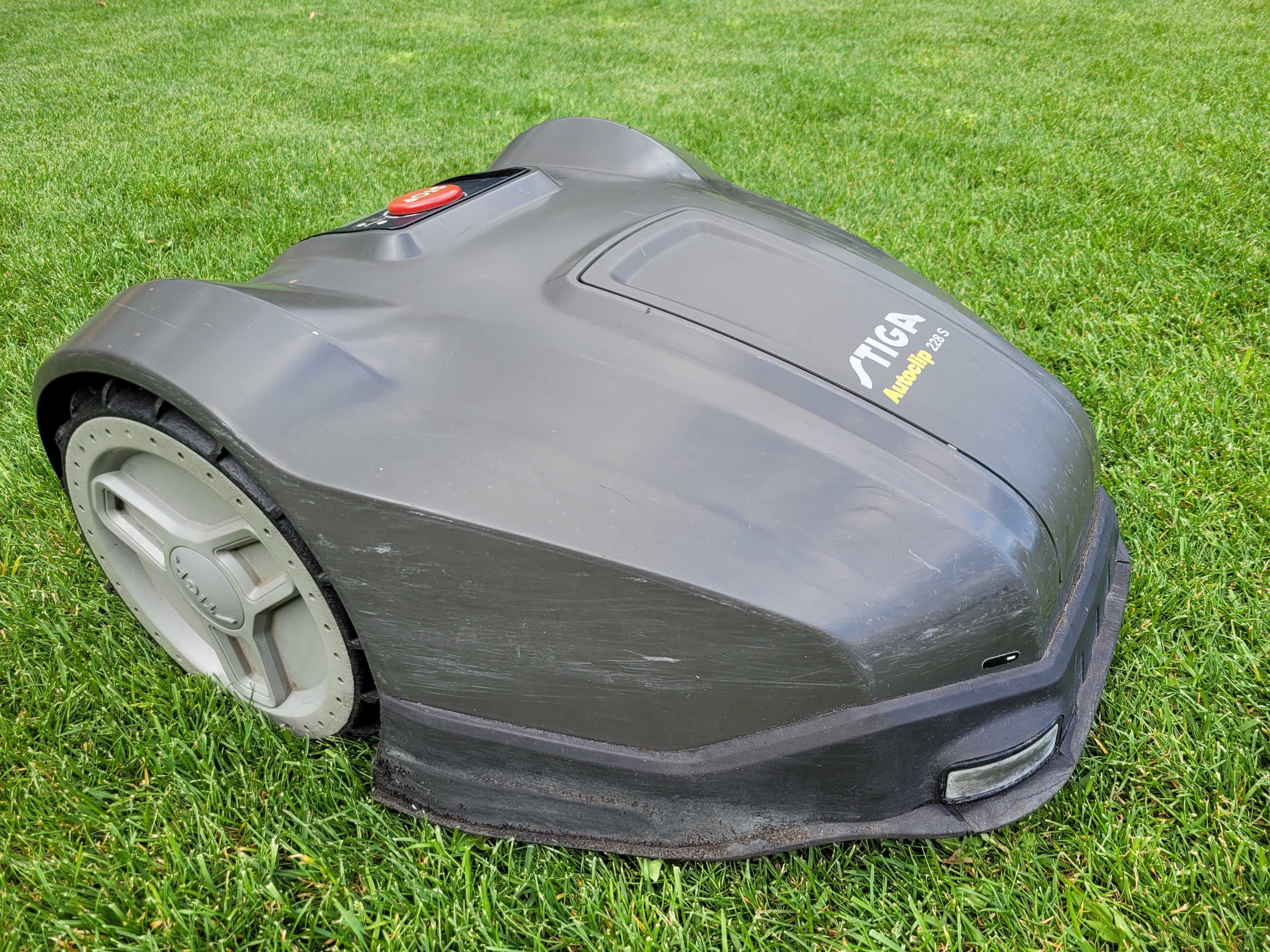 Robot koszący Stiga Autoclip 228 S