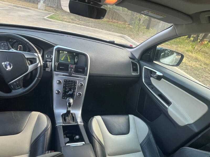 2017  Volvo  XC60