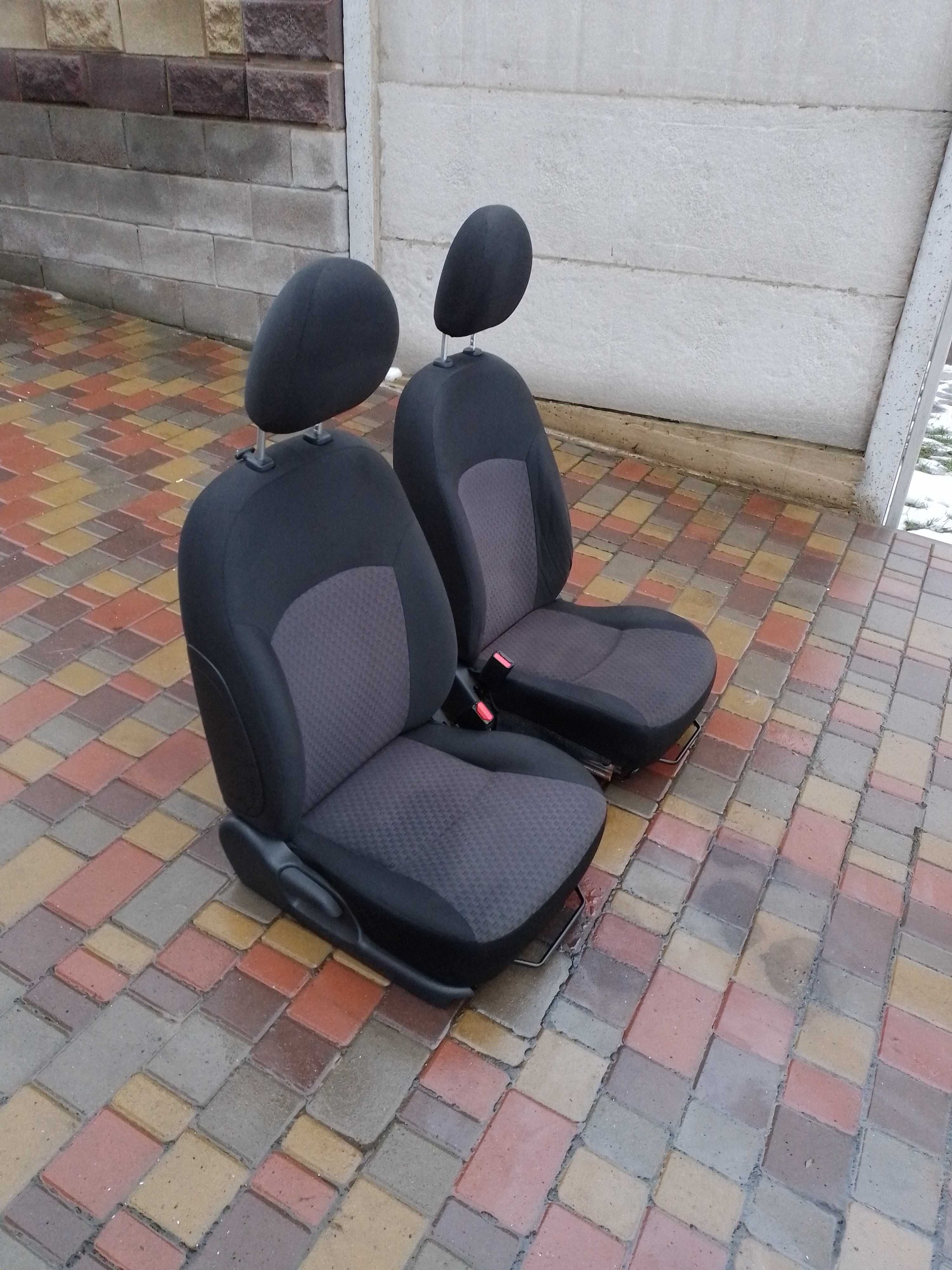 Сидіння сідушка Dodge Daihatsu cuore chrysler voyager mitsubishi spase