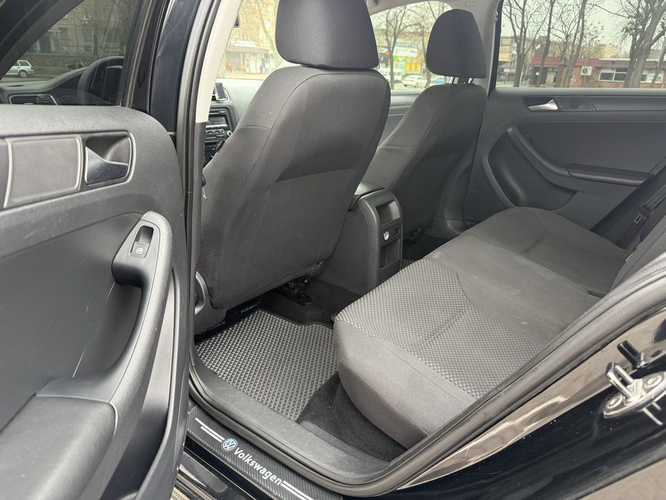 Продам джету 2012 года 2.0  газ бензин