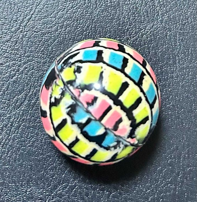 Bolas saltitonas
