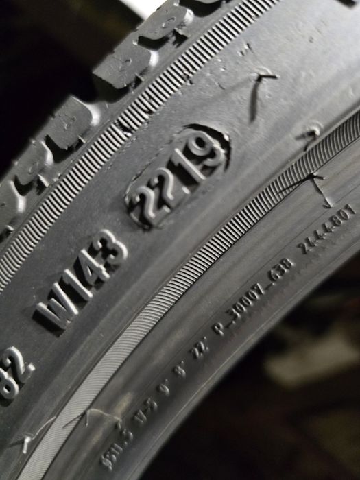 275/30/20 Pirelli sotto zero II, A0 kpl Demo  7,5mm  j. Nowe z 19r.