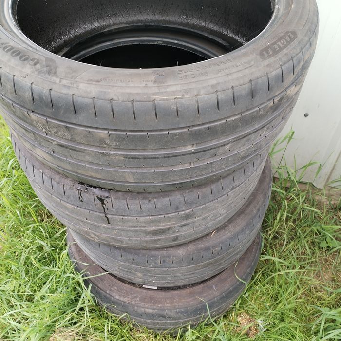 Opony 235/40/19. Rok 2023