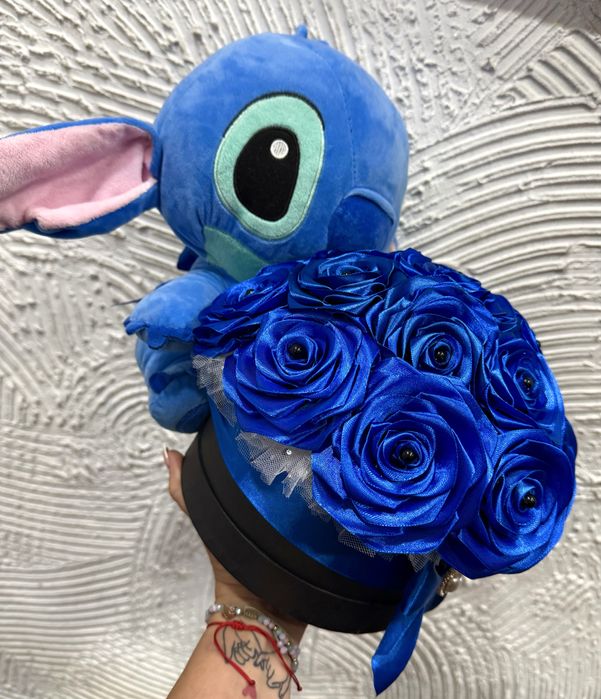 Wieczne róże z maskotka stich