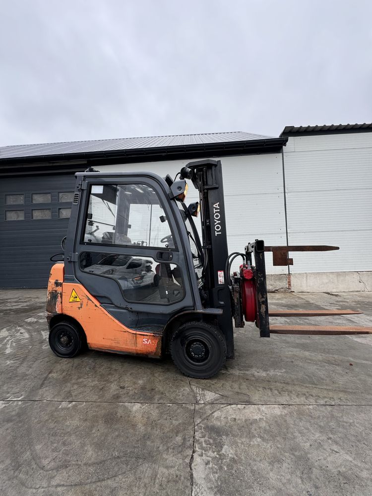 Toyota 02-8FGF18 Triplex Obrotnica