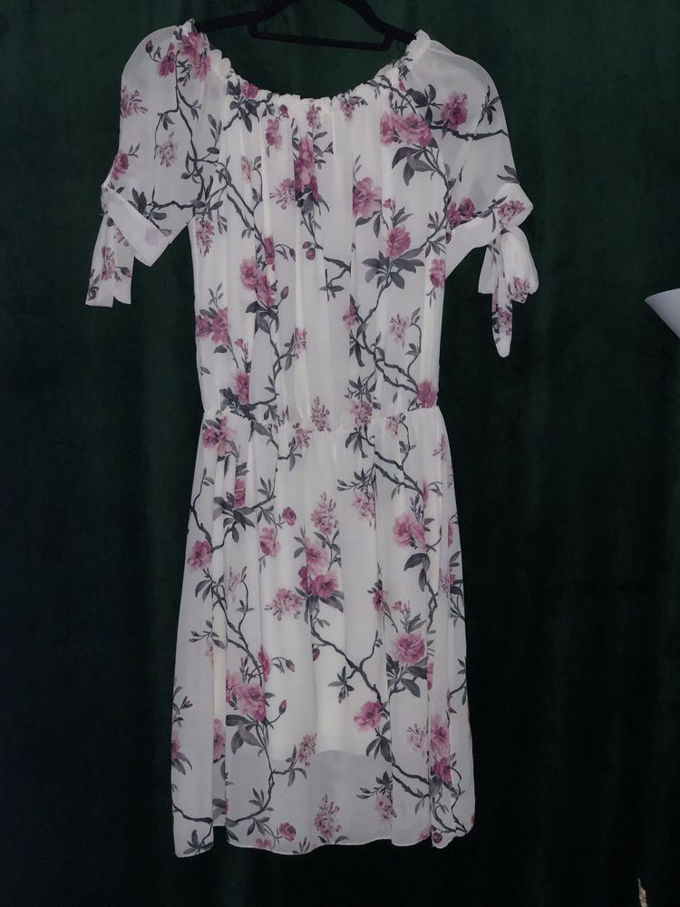 Sukienka  biała S/M/L