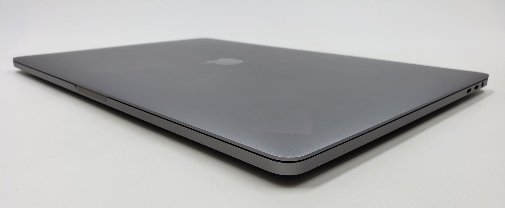 TRADE IN! Ноутбук MacBook Pro 15’’ (MR942) 2018 i7/16/512/Pro560X, 4GB