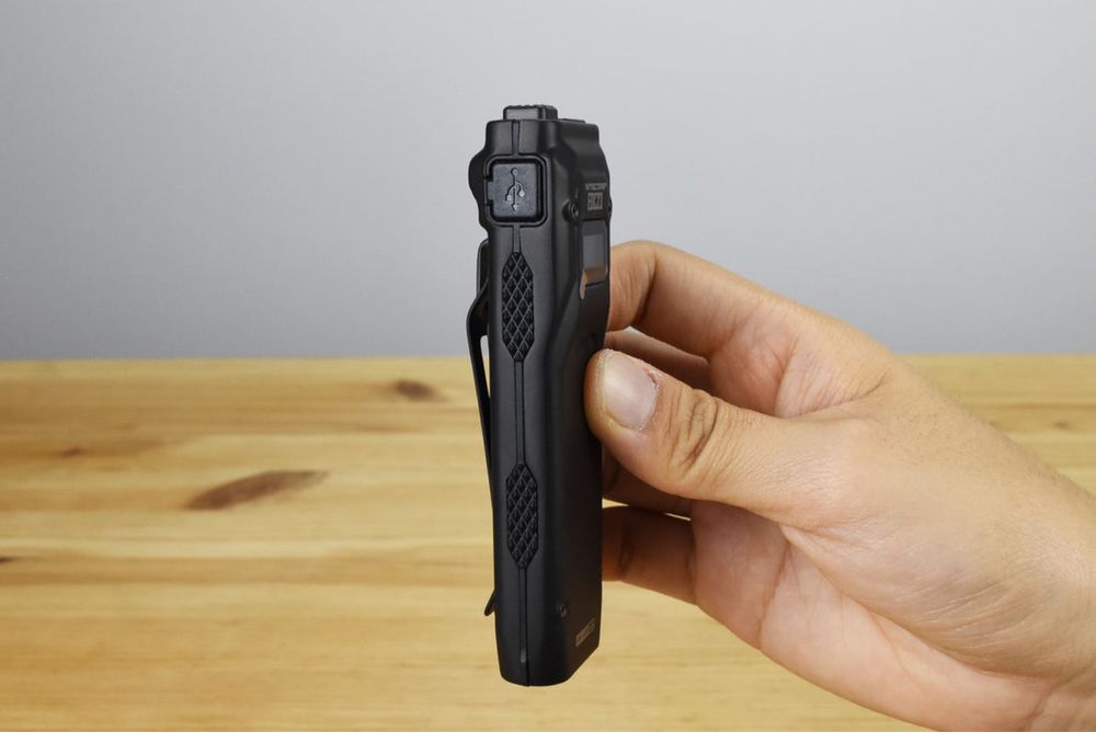 Nitecore EDC23 Потужний карманний ліхтар 2500 Lumen (USB-C)