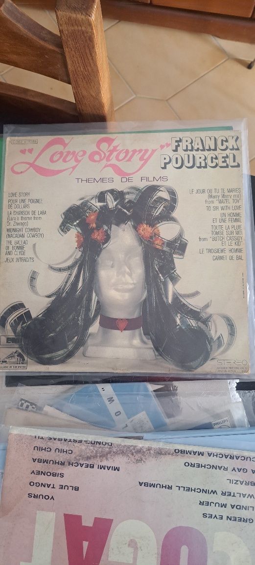 Discos de vinil variados antigos