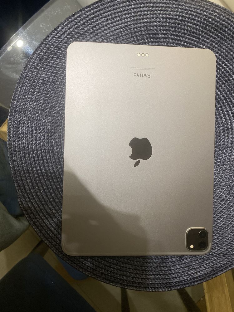 Ipad pro 11 m2 stan dobry lepiej było bym sprzedać przy spotkaniu