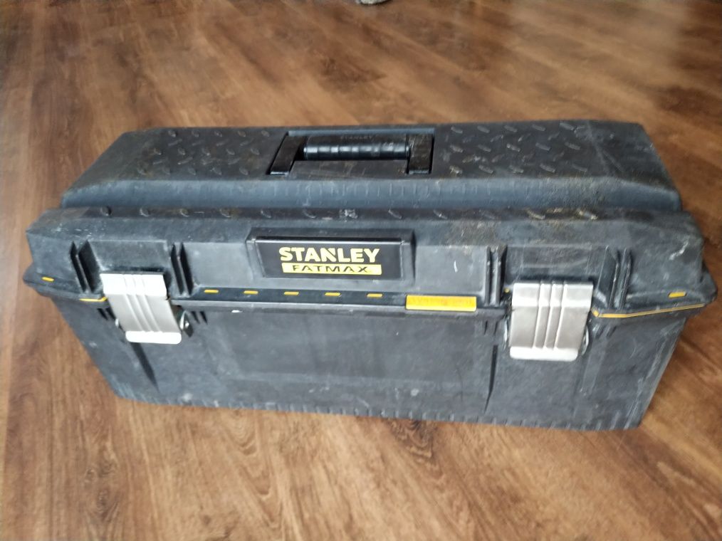 Ящик для инструмента Stanley fatmax 28 water seal 703*323*294мм.