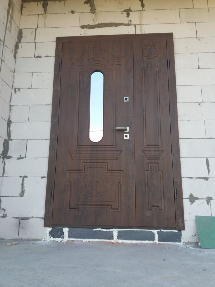 Реставрація вхідних дверей