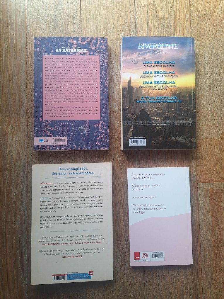 Livros variados.