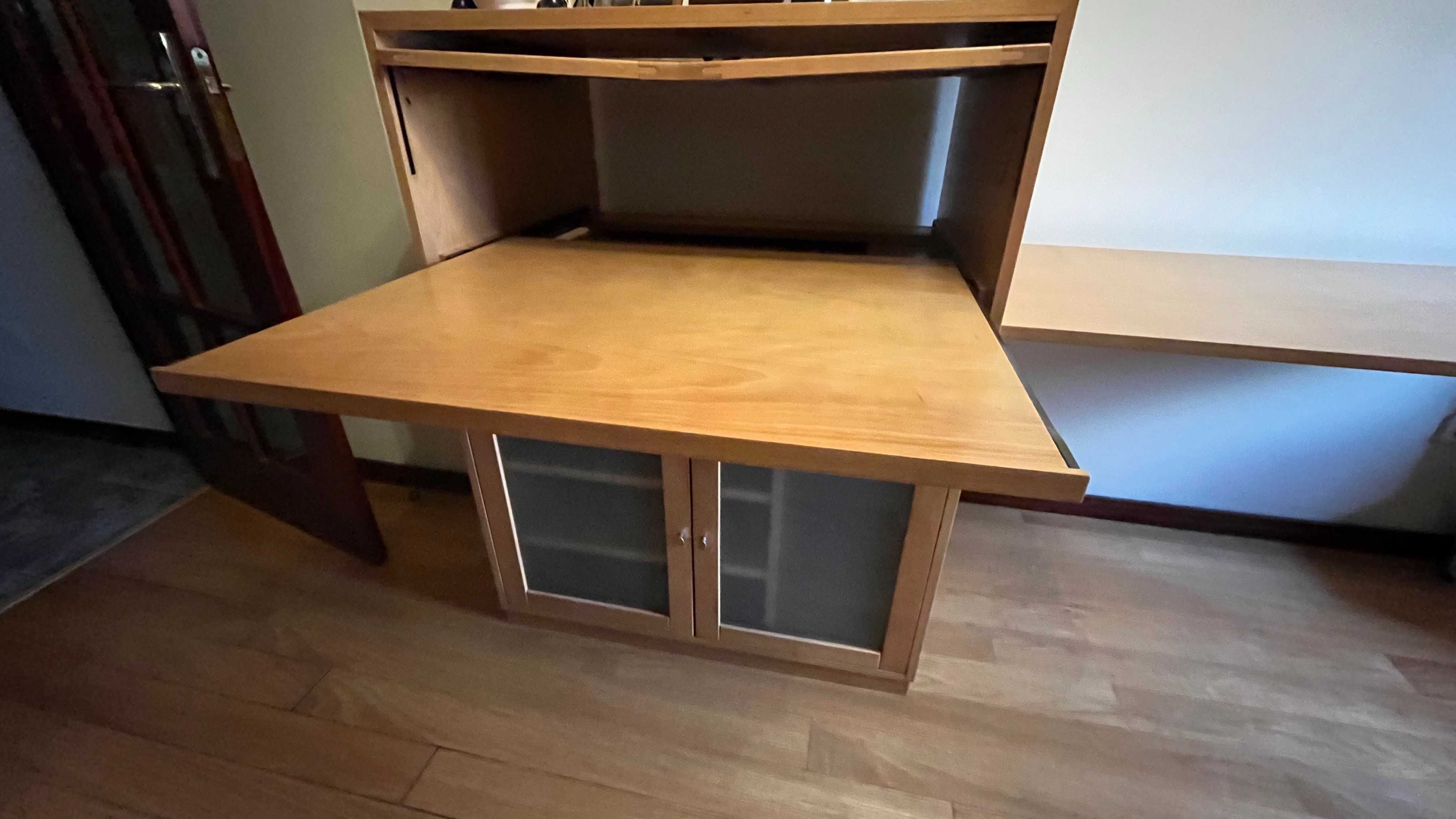 Armário em faia com mesa lateral
