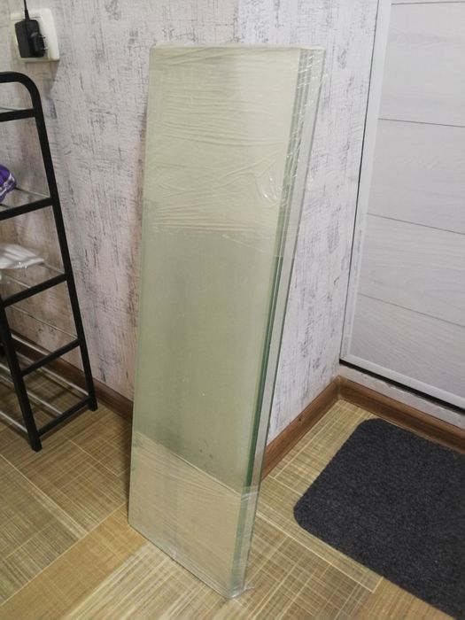 Скло товсте 6-7 мм, 4 штуки.