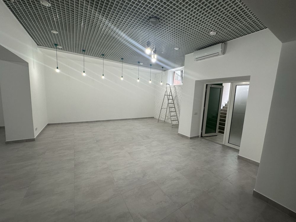 Продам в центрі міста приміщення 115м2