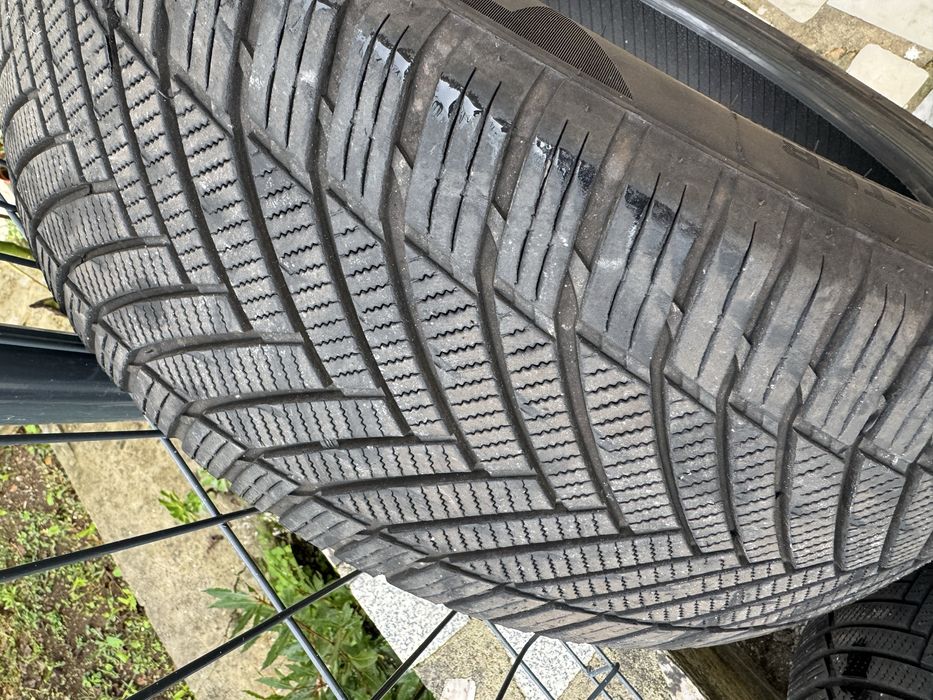 Pneus 255 45 R20 105W