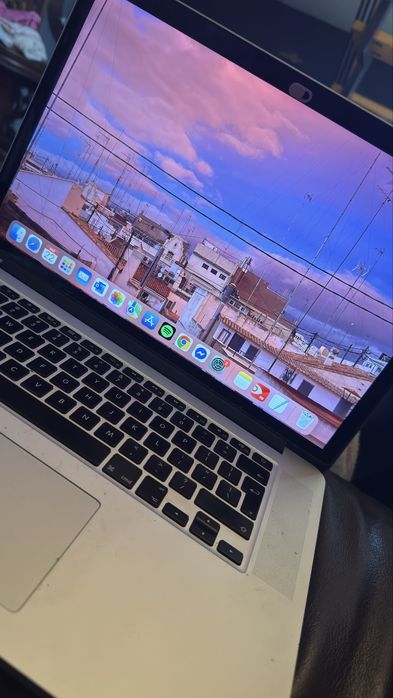 MacBook Pro (Retina, 15-inch, Mid 2015)