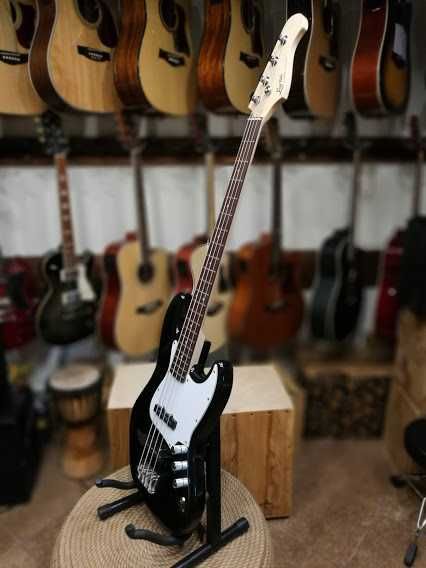 Ever Play JB BK/WH gitara basowa 4-strunowa typu Jazz Bass basówka