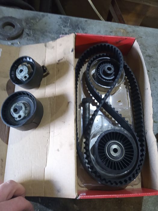 Помпа Ремінь ГРМ ролики Peugeot 407 насос