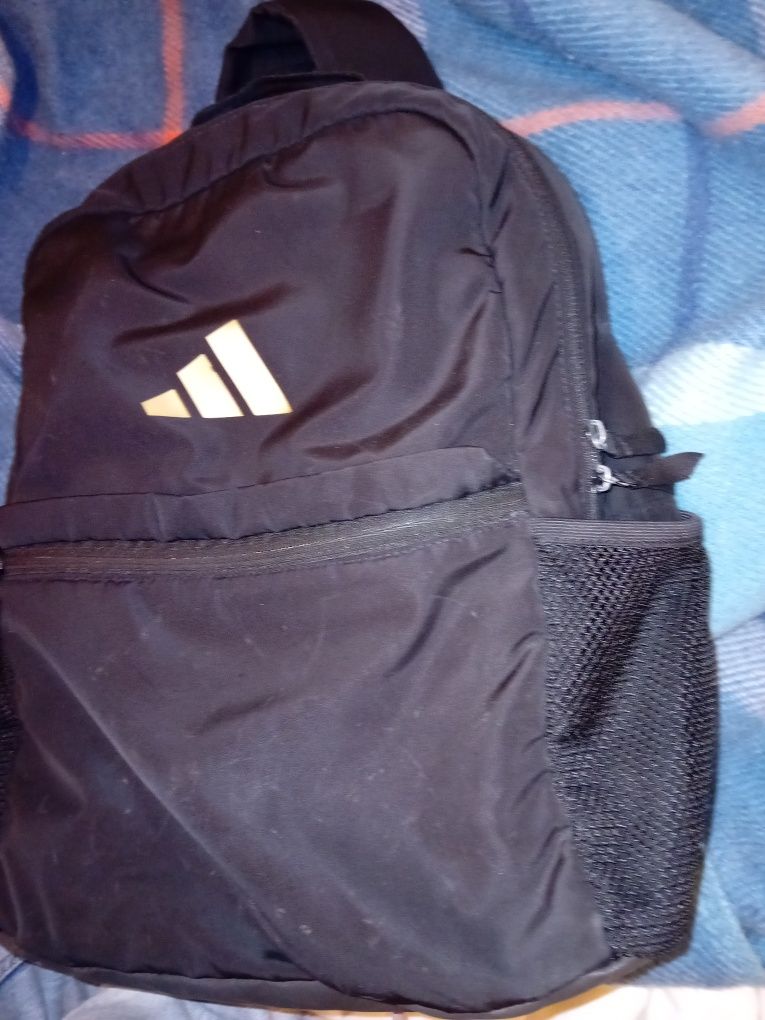 Mochila de costas adidas sem nada a apontar