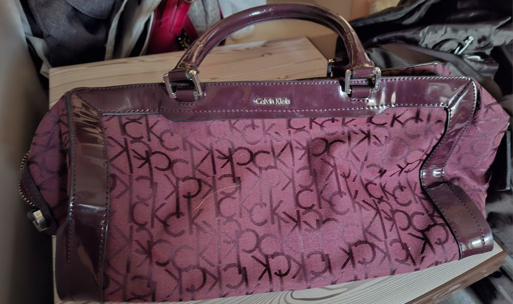 Сумка тоут Calvin Klein