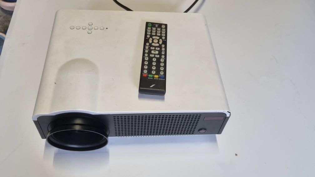 Проектор led 86 projector